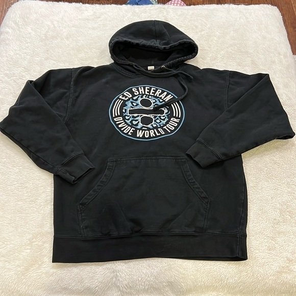 Ed Sheeran Divide World Tour Concert Hoodie Sweatshirt Black Size L - Picture 1 of 9